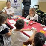 В Астраханской области «Единая Россия» организовала серию мастер-классов для детей с ОВЗ