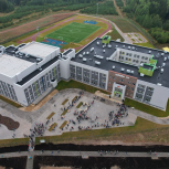 В Радужном открылась новая школа на 1000 мест