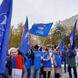 В Новосибирске «Единая Россия» провела митинг-концерт в поддержку проведения референдума на Донбассе