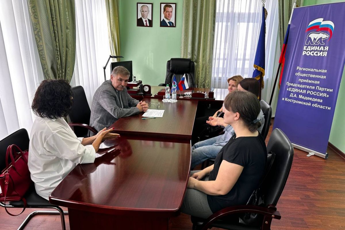 В рамках Единого дня приемов слабослышащих граждан Сергей Деменков провел  личный прием | 25.09.2023 | Кострома - БезФормата