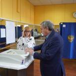Сенатор Владимир Городецкий проголосовал на выборах губернатора Новосибирской области