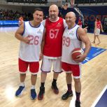 Александр Вайнберг принял участие в благотворительном баскетбольном матче «Шаг вместе»