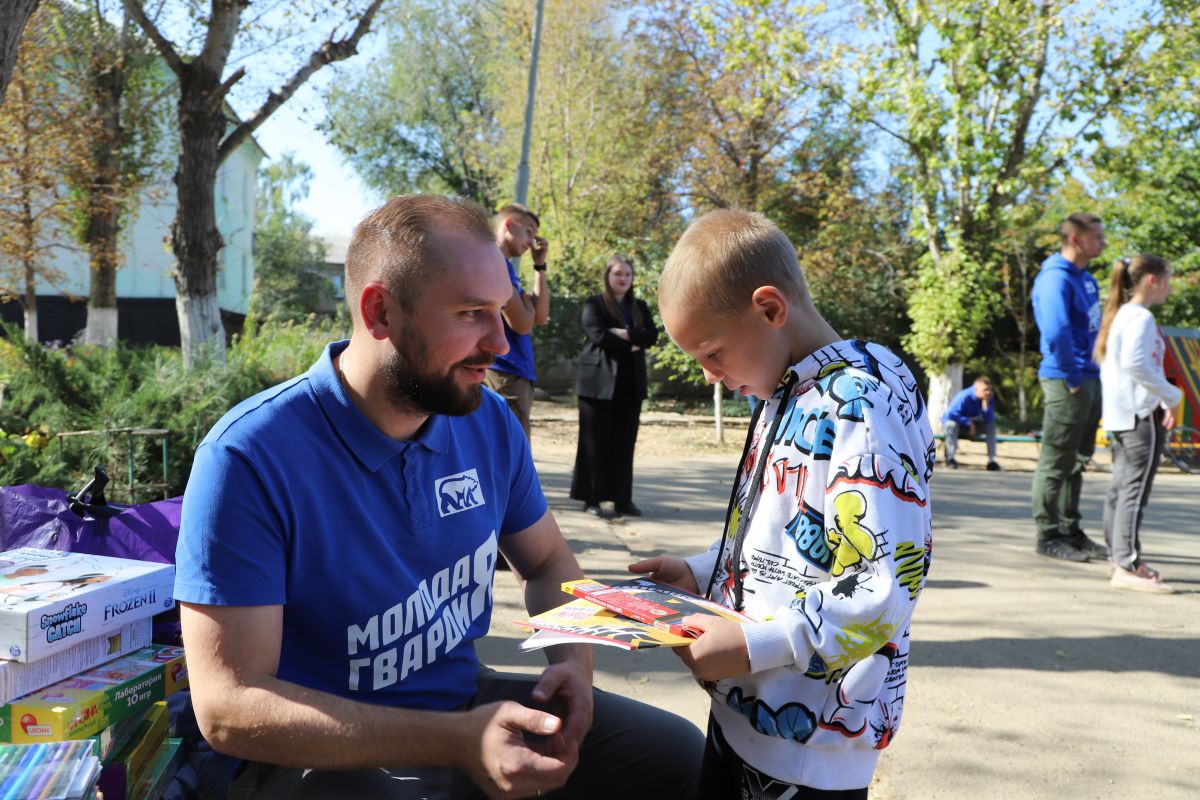 В День воссоединения с Российской Федерацией Тульская область провела ряд  благотворительных и праздничных акций на территории ЛНР