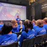 «Молодая Гвардия Единой России» и «Волонтёрская Рота» организуют дополнительные занятия со школьниками из новых регионов