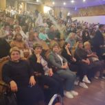 «Единая Россия» организовала посещение оперы для воспитателей из Верхнехавского района