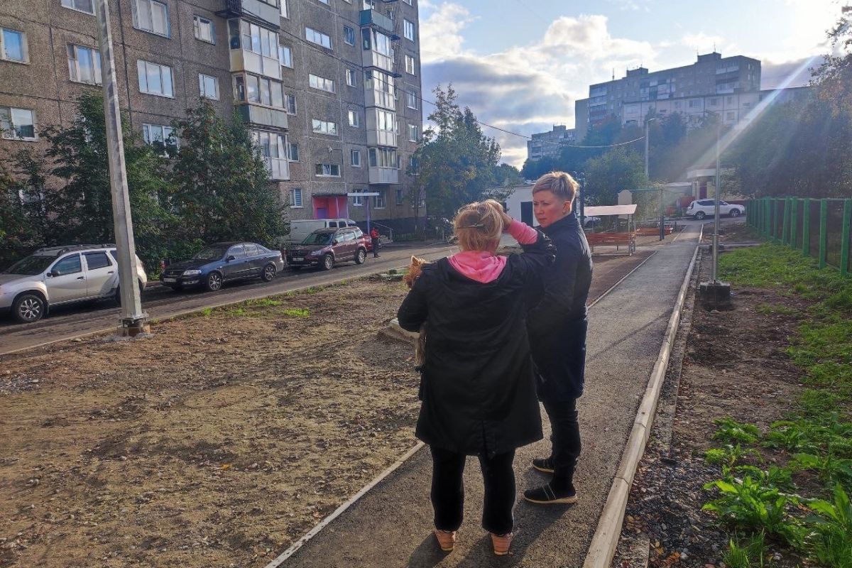 Анна Верещагина осмотрела ход ремонтных работ на объекте народной программы
