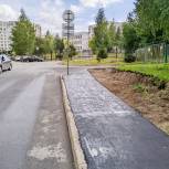 На Перевалке обустроили тротуар к школе №48 и к детскому саду «Лесовичок»
