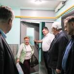 Единороссы Краснознаменска провели мониторинг ремонтных работ подъезда МКД