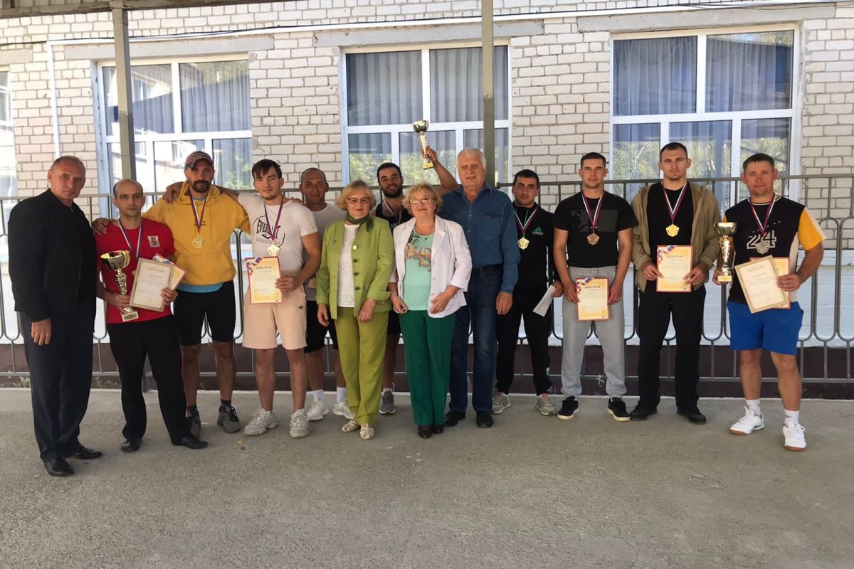 В Шпаковском округе прошёл чемпионат по гиревому спорту