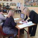 Наблюдатель от «Единой России» в Тацинском районе: Находимся на участке все время, видим интерес людей к выборам