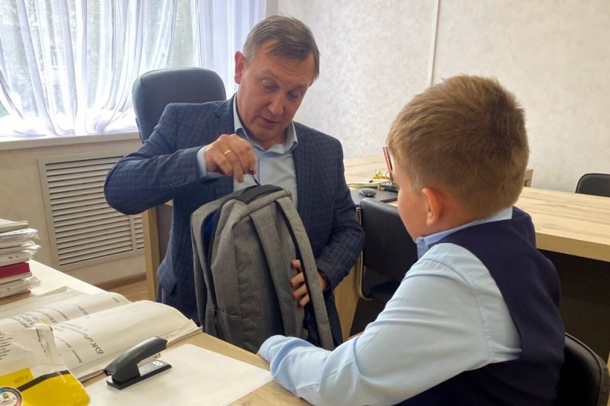 Андрей Луценко поблагодарил 10-летнего волонтера из Кичменгского Городка