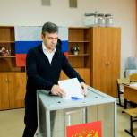 Из этих выборов страна выйдет более сплочённой: главы регионов и секретари реготделений «Единой России» голосуют на своих участках