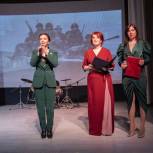Юлия Литневская поздравила военнослужащих с профессиональным праздником