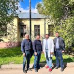 «Единая Россия» помогла с ремонтом кровли горбольнице №3 в Новосибирске