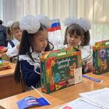 Волгоградские единороссы присоединились к акции «Собери ребенка в школу»