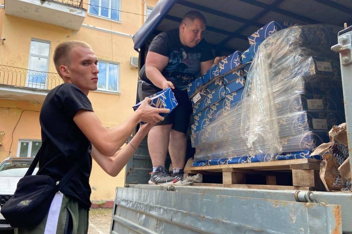 Смоляне отправили полтонны стройматериалов в зону СВО