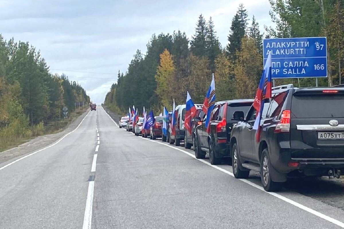 В Кандалакше состоялся автопробег «Zа наших! За Победу!»