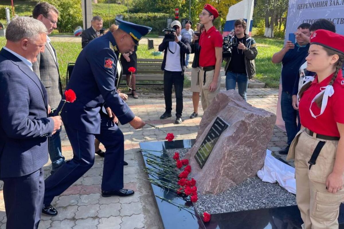 В Сергаче заложили памятный камень на месте будущего мемориала участникам  СВО