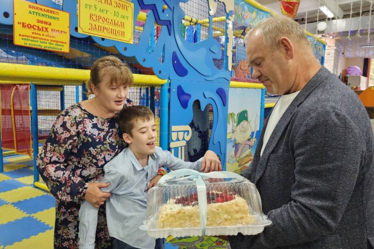 Александр Окунев в очередной раз принял участие в акции «Добрый торт»
