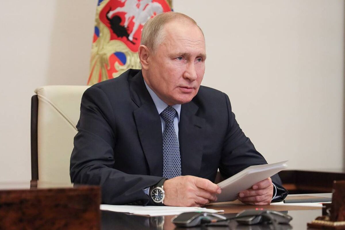 Путин призвал уделить внимание транспортной инфраструктуре в Магадане