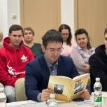Волонтеры «Молодой Гвардии Единой России» передали книги «Благочестие и Милосердие» в библиотеки Нижнего Новгорода