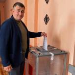Каждый голос имеет силу: депутаты Госдумы от «Единой России» продолжают голосовать на региональных выборах
