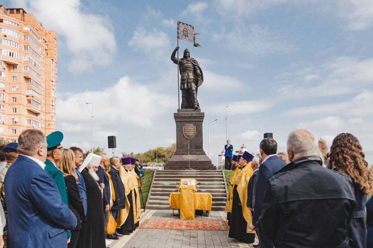 В Липецке открыли памятник Александру Невскому | 12.09.2023 | Липецк -  БезФормата