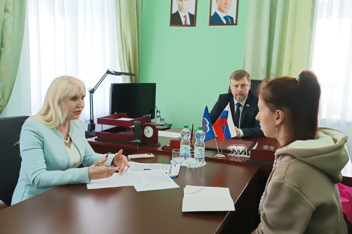 Евгений Зимняков и Алла Брагина провели очередной консультационный прием для представителей малого и среднего бизнеса