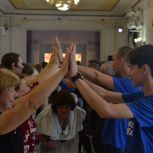 Заряд позитива и диалог поколений: в Самаре состоялся танцевальный вечер для людей серебряного возраста