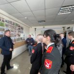 Единороссы провели для школьников открытый урок по начальной военной подготовке