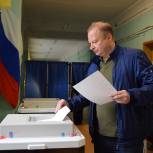 Виктор Шептий проголосовал на выборах депутатов Екатеринбургской гордумы