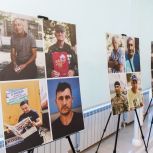 В штабе общественной поддержки «Единой России» в Уфе открылась фотовыставка к годовщине вхождения новых регионов в состав России
