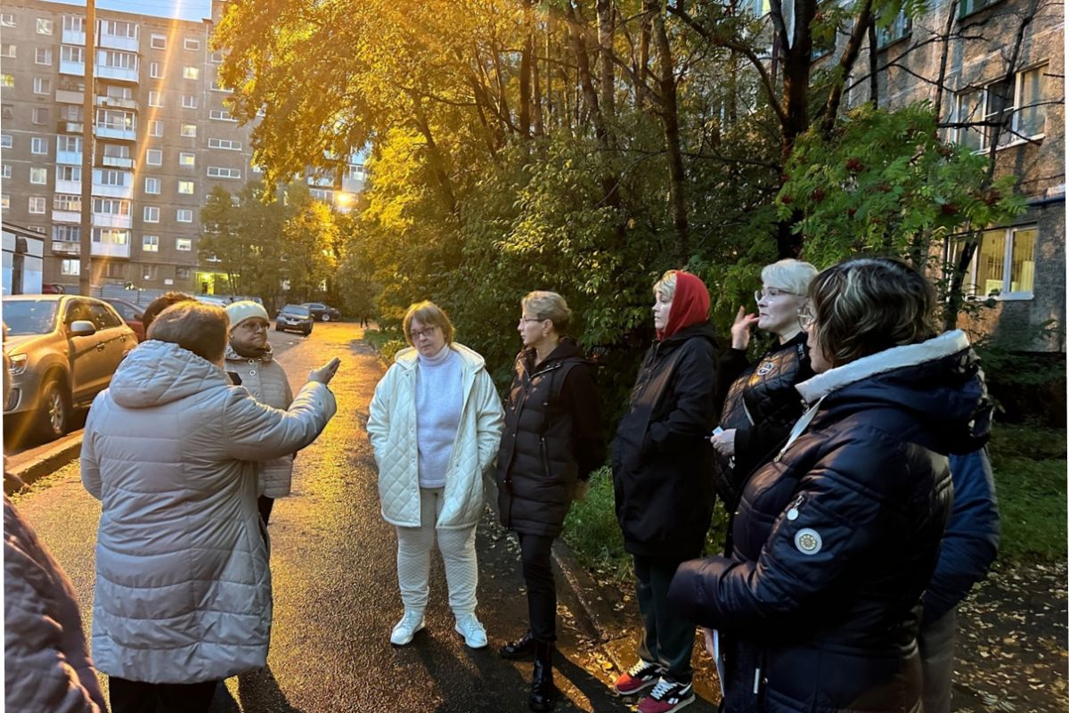 Любовь Лычкина провела встречу с жителями | 25.09.2023 | Мурманск -  БезФормата