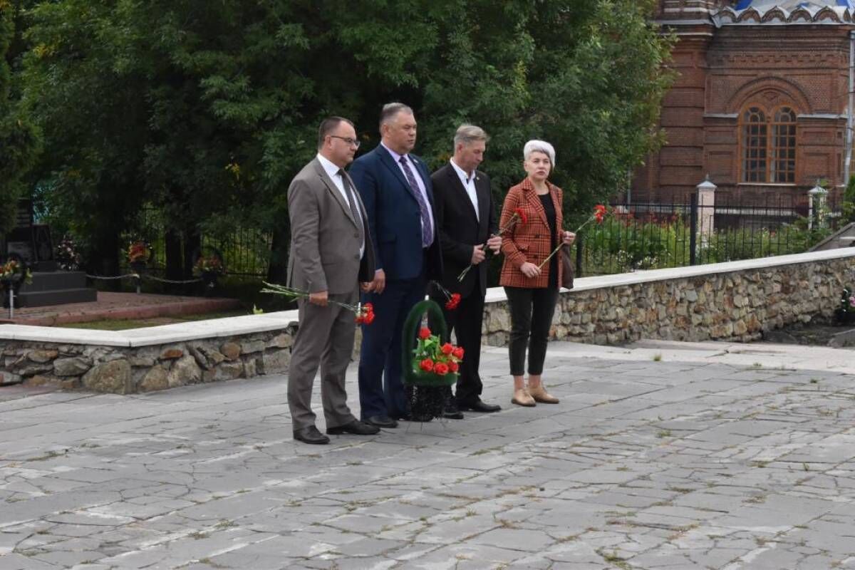 Алексей Марьин принял участие в открытии обновлённого мемориала в Сердобске