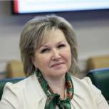 Сенатор Елена Писарева поздравила новгородок, победивших на выборах