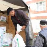 Депутат Госдумы Марат Нуриев отправил Лисичанску и Рубежному питание и теплую одежду