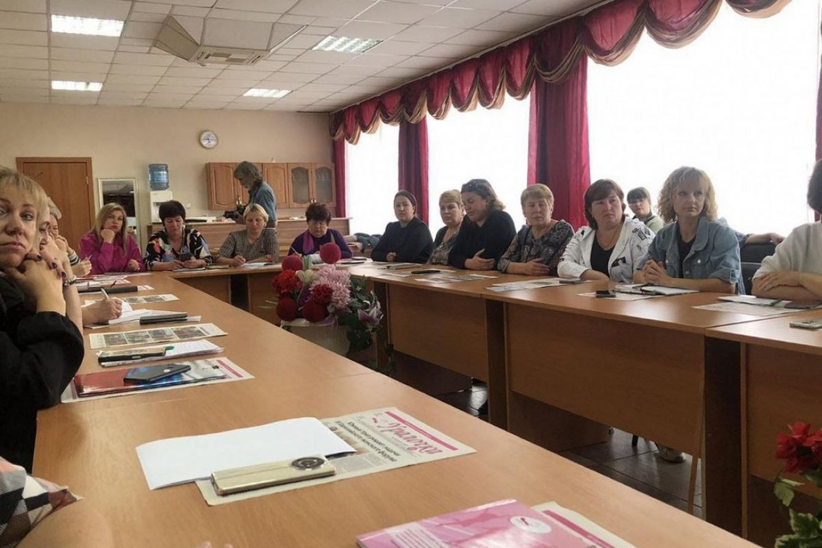 Уйские партийцы провели круглый стол по теме «Семейное благополучие»