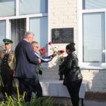 В Оренбургской области активисты «Единой России» установили в школах мемориальные доски в честь участников СВО