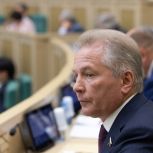 Сенатор РФ Валерий Пономарёв поздравил воспитателей и дошкольных работников