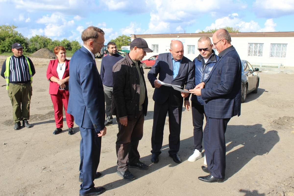 Проекты партии - Увельский район: Центральная часть села Петровское  «одевается» в асфальт