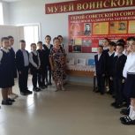 Депутат «Единой России» оказал содействие в расширении экспозиции школьного музея