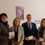 Избранным единороссам вручают удостоверения депутатов Рязанской городской Думы