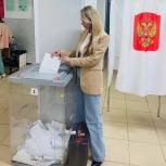 Юлия Новикова проголосовала на выборах депутатов Законодательного Собрания