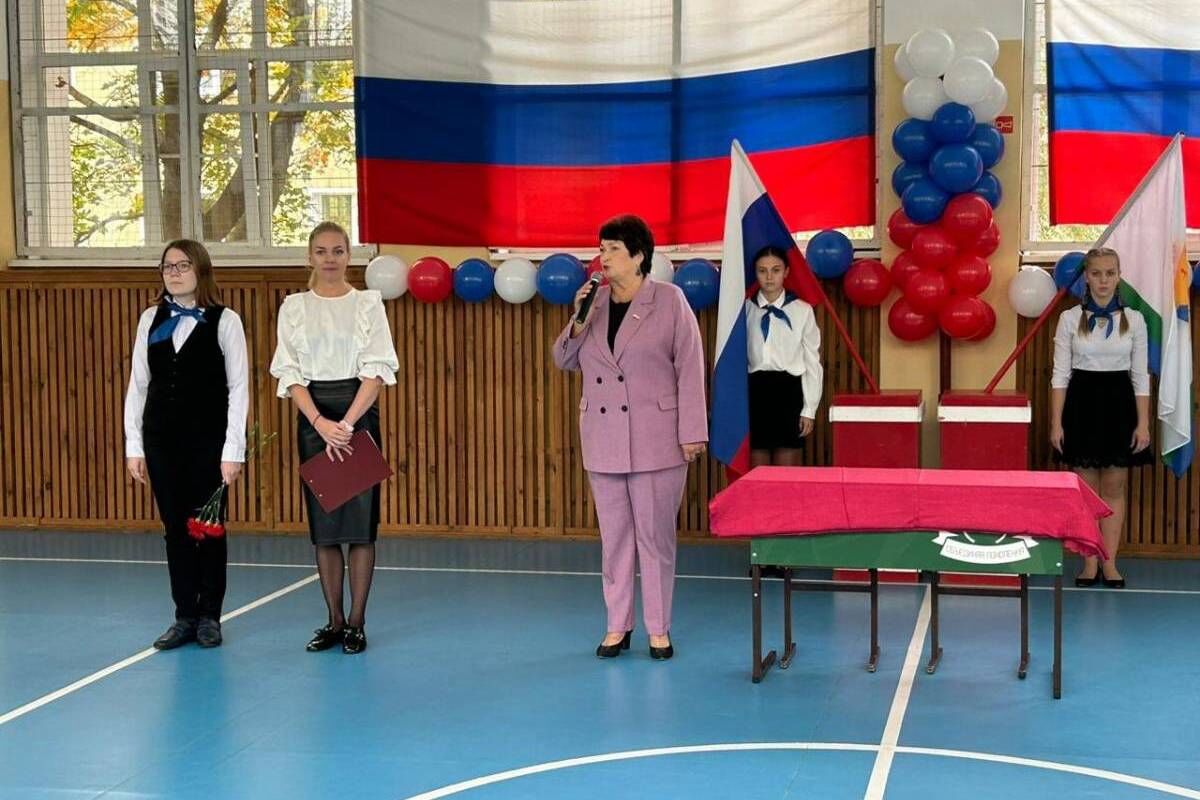 В Кирове «Единая Россия» открыла Парту Героя в честь участника СВО