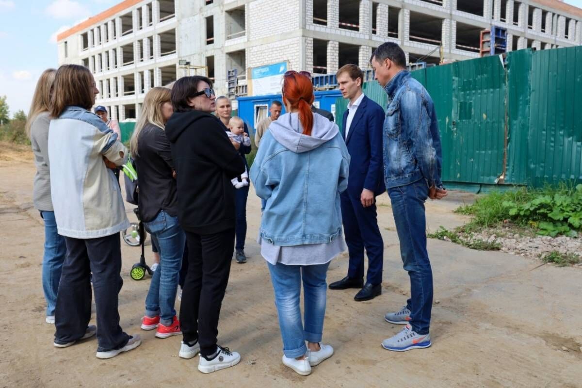 Партийцы Лобни обсудили с горожанами развитие городской системы образования