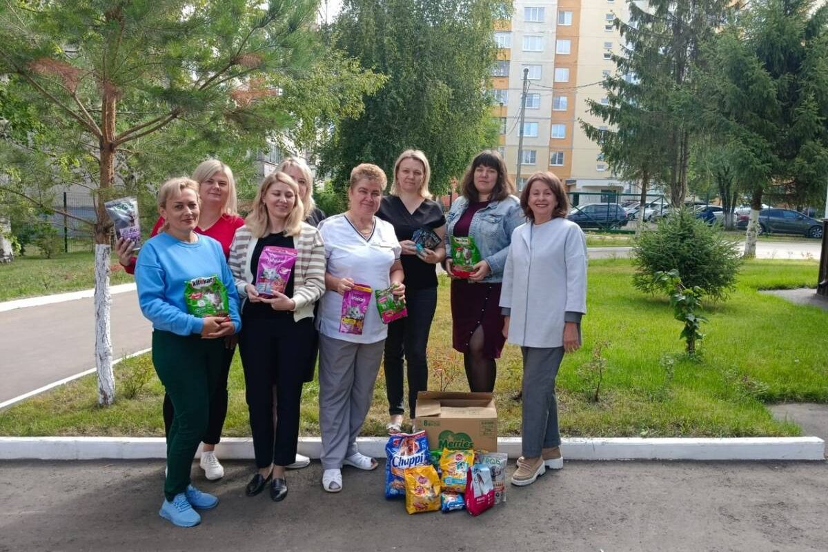 Коллектив «Республиканского социального приюта для детей и подростков​ «Надежда» принял участие в акции сторонников партии «Единая Россия» - «Лучший друг»
