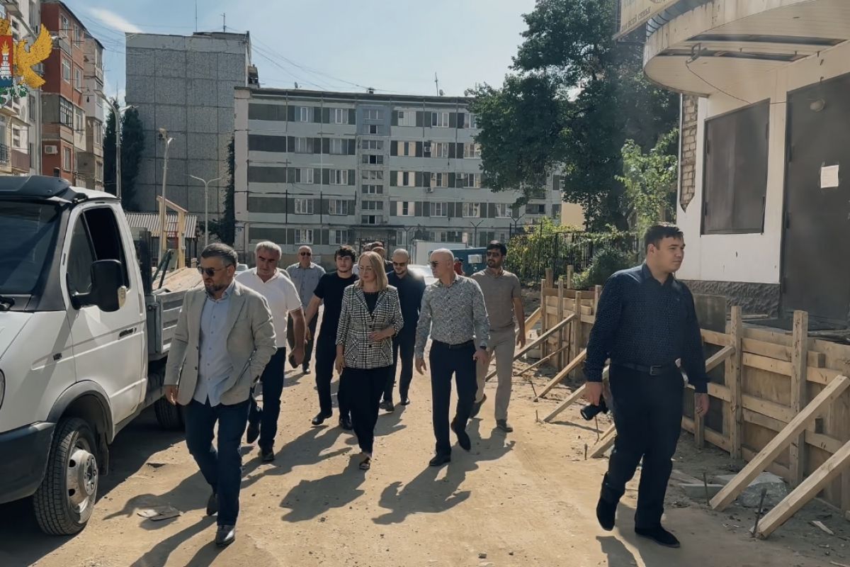 «Единая Россия» контролирует работы по благоустройству дворовых территорий в Дагестане