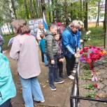 Советские единороссы почтили память жертв фашизма