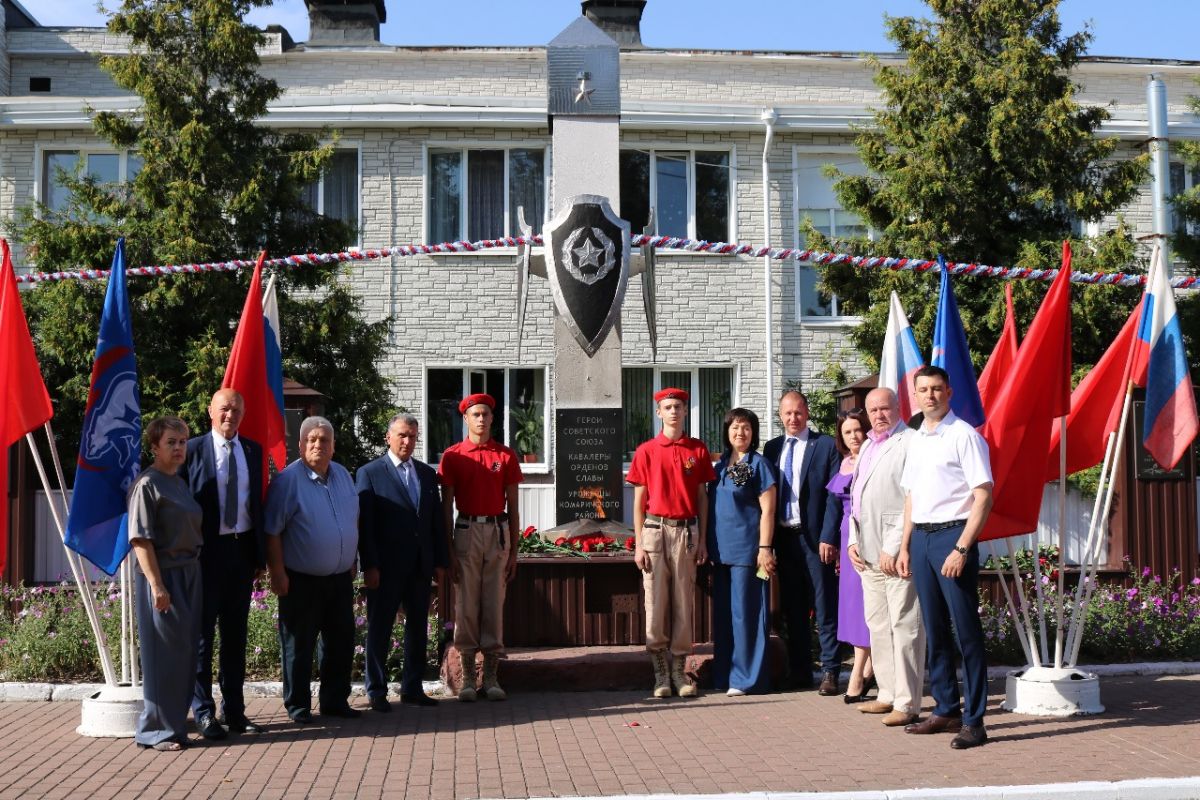 В поселке Комаричи прошли мероприятия, посвященные 81-й годовщине со дня освобождения района от фашистских захватчиков