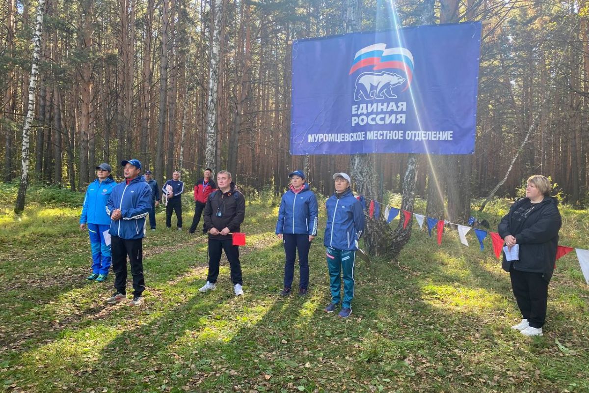 Более 200 юных спортсменов приняли участие в кроссе, организованном при поддержке «Единой России» в Муромцевском районе